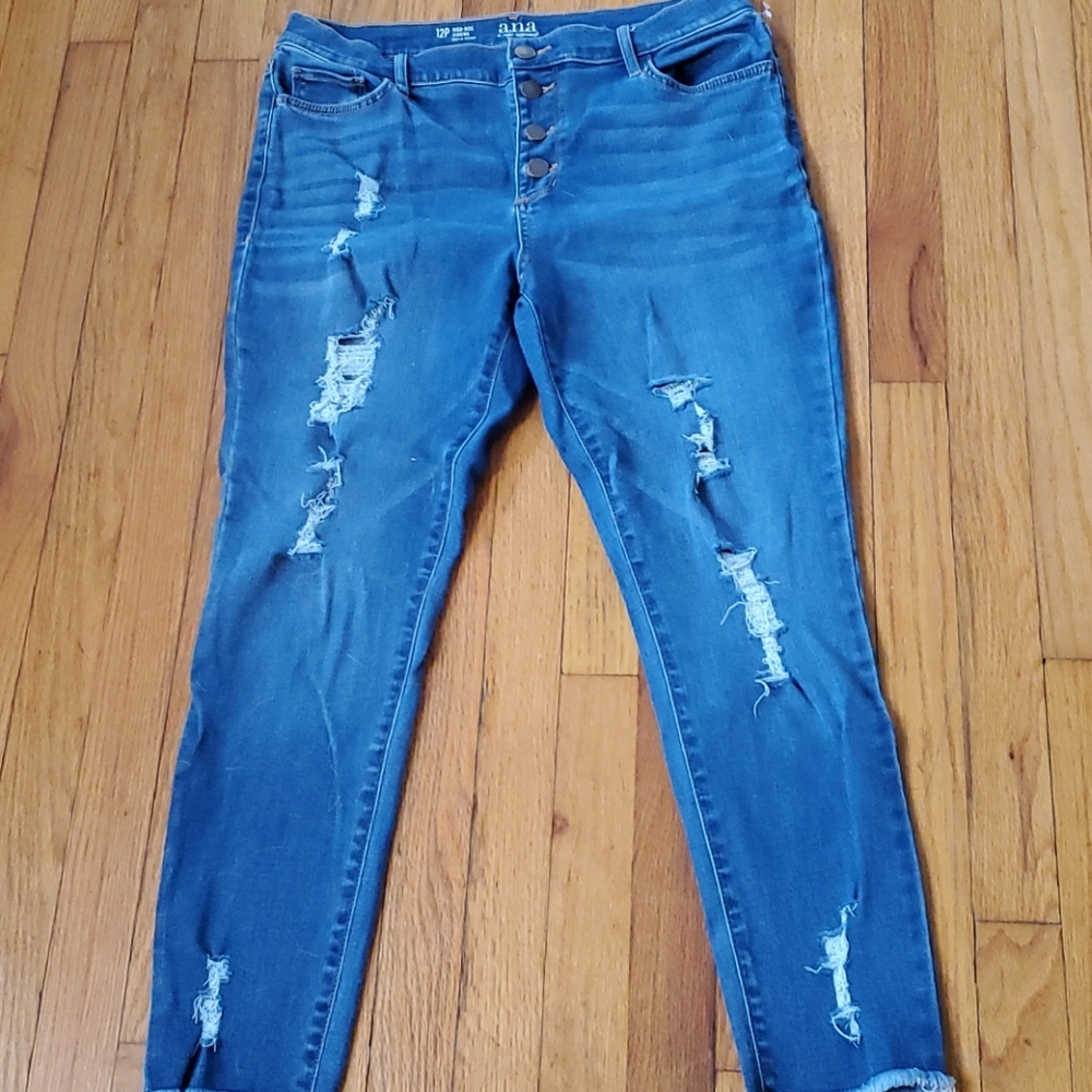 Sold - Picture 3 of 3